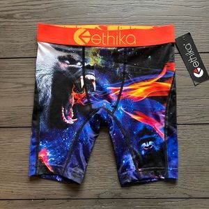 Brand new with tags, never worn ethika boxer briefs for boys. Size medium 8/10.